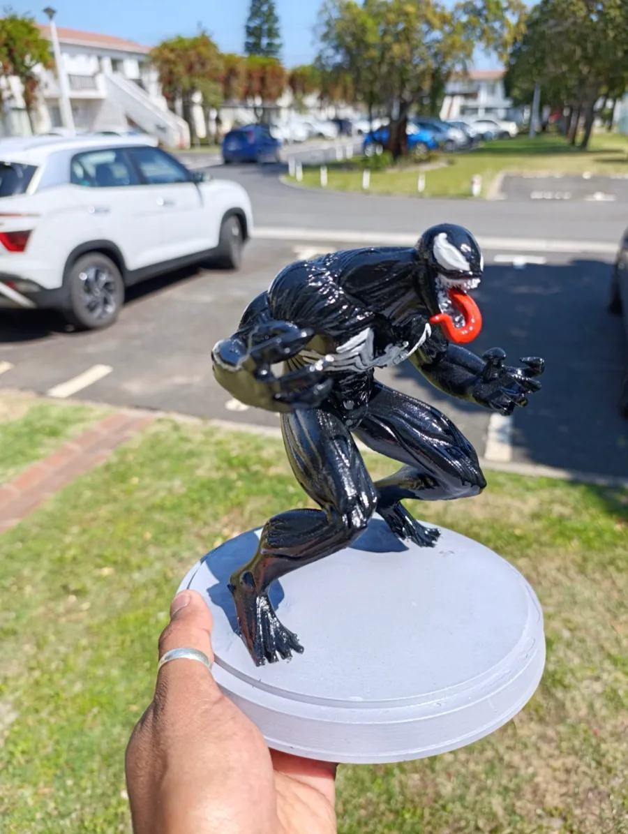 Venom Statue — 3D printed display piece (photo 2 of 4)
