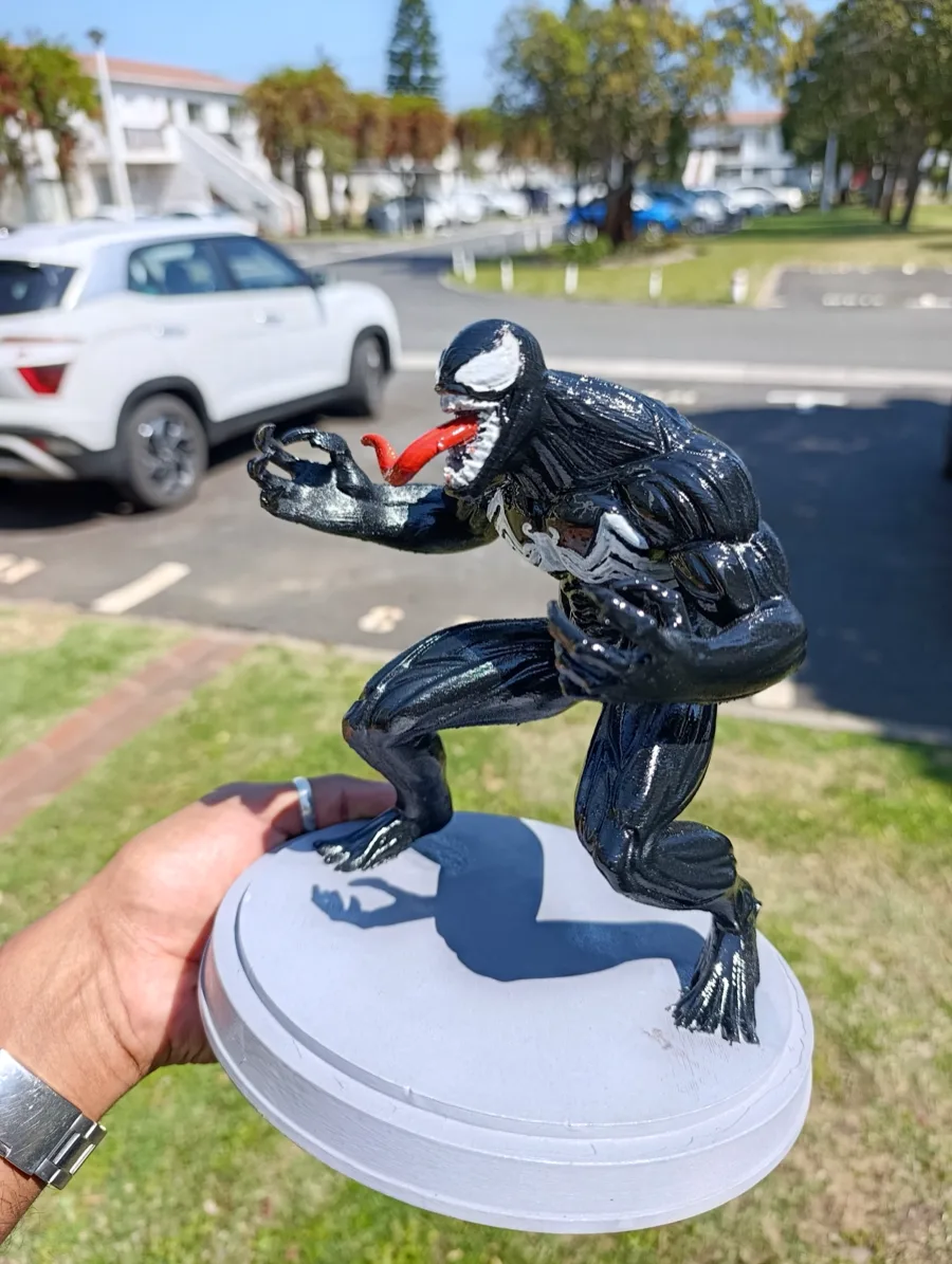 Venom Statue — 3D printed display piece (photo 3 of 4)