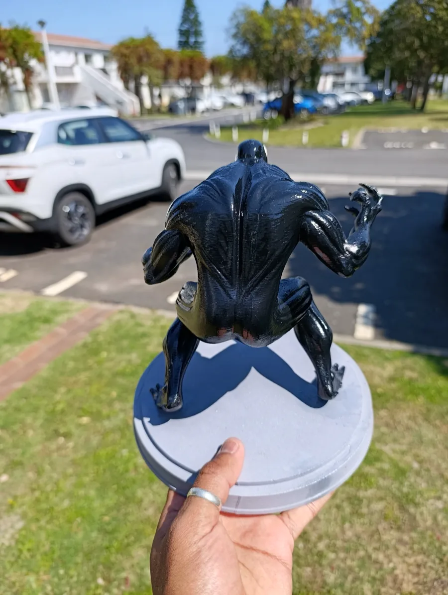 Venom Statue — 3D printed display piece (photo 4 of 4)